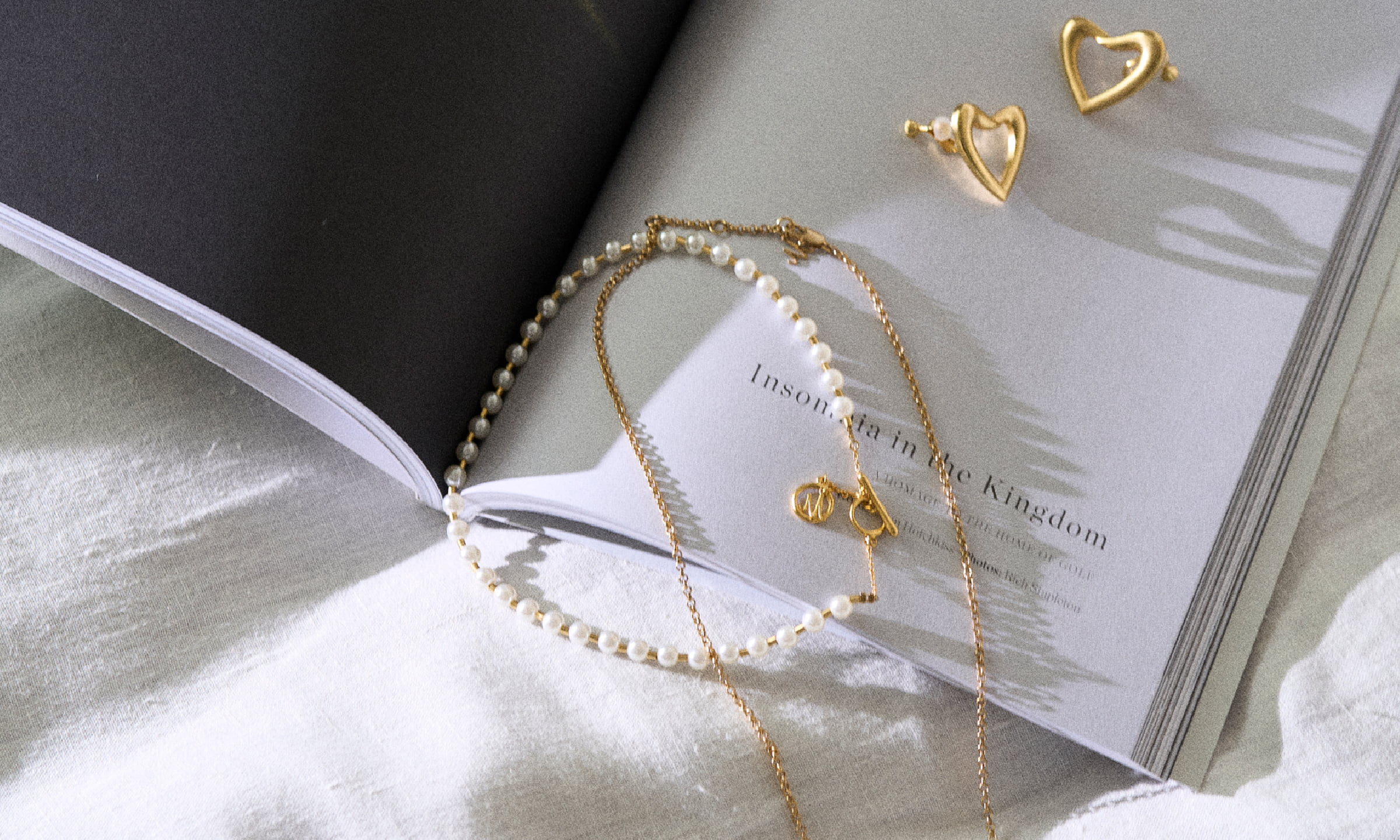Earrings 4,620yen / Necklace 4,620yen(Short) / Necklace 4,400yen(Long)
