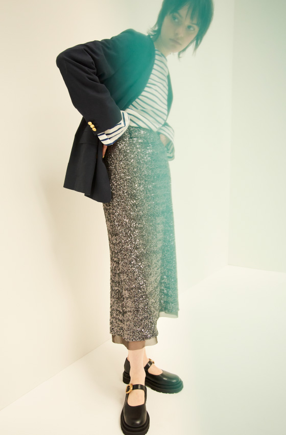 JACKET 17,600YEN TOPS 18,700YEN SKIRT 16,940YEN SHOES 16,500YEN