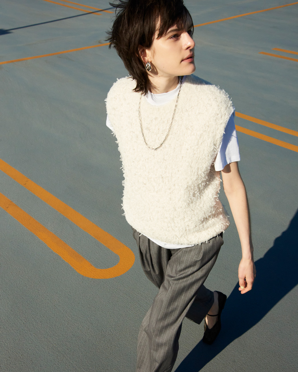 SHIRTS 10,450YEN PANTS 13,200YEN SHOES 16,500YEN