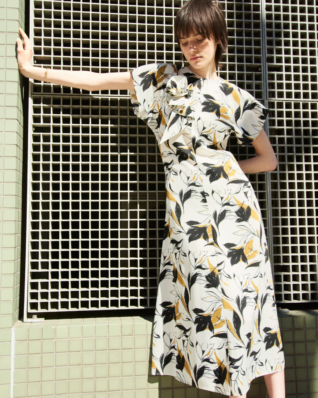 DRESS 15,950YEN BRACELET 5,940YEN SHOES 12,100YEN