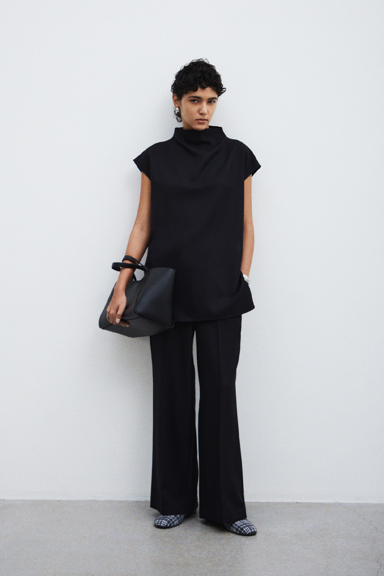 ESSENTIAL BLACK & CHECK