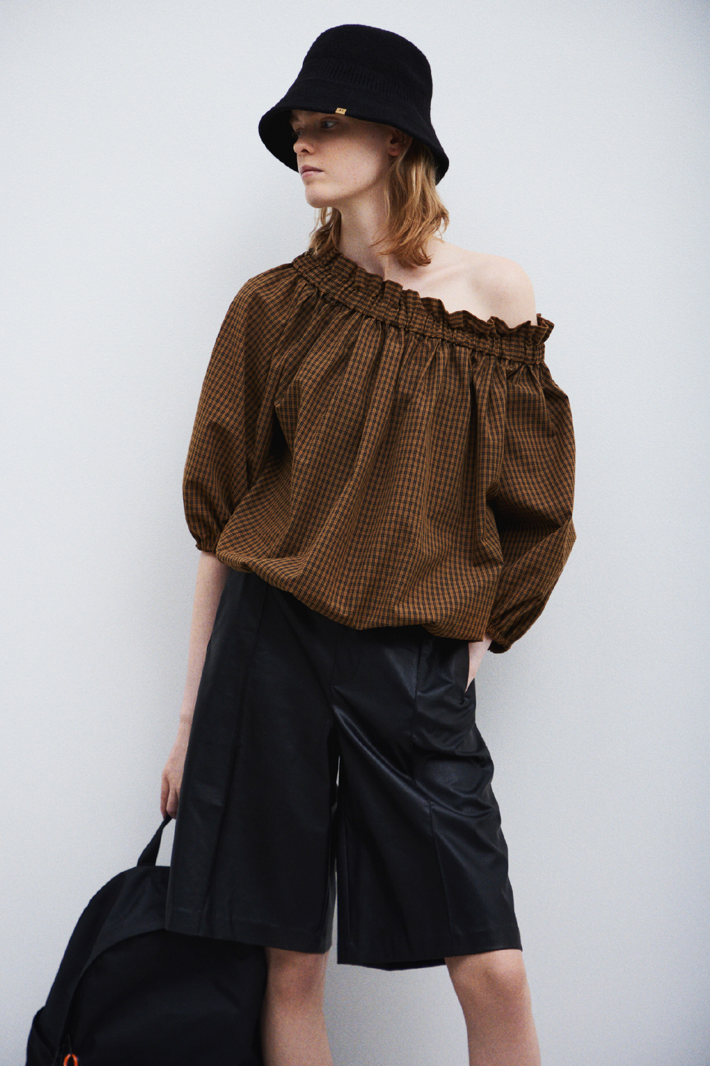 ESSENTIAL BLACK & CHECK