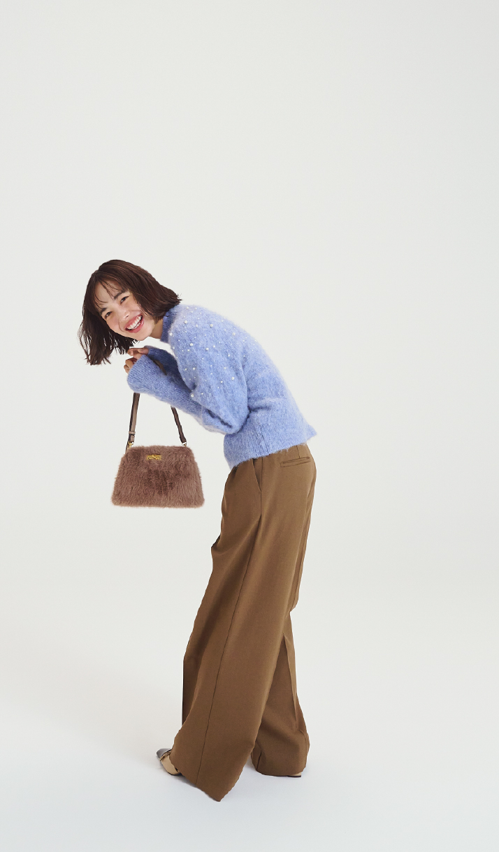 2タックワイドパンツ、ワンハンドルショルダー＆ハンドバッグ