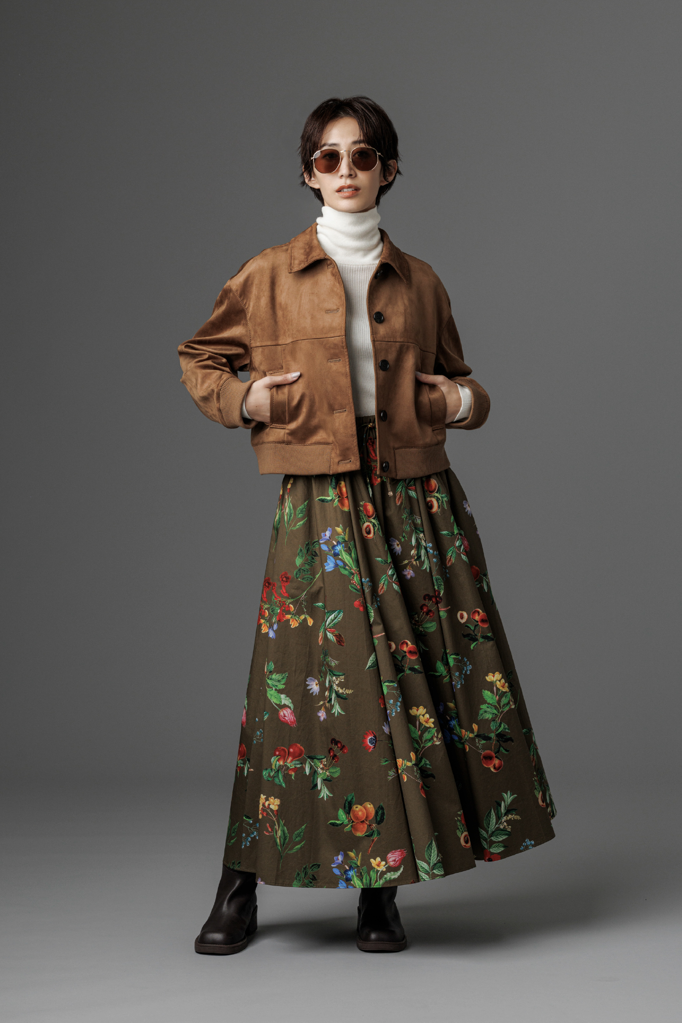 Flower dress code 大人が似合うビターな花柄 Starring by MARIA