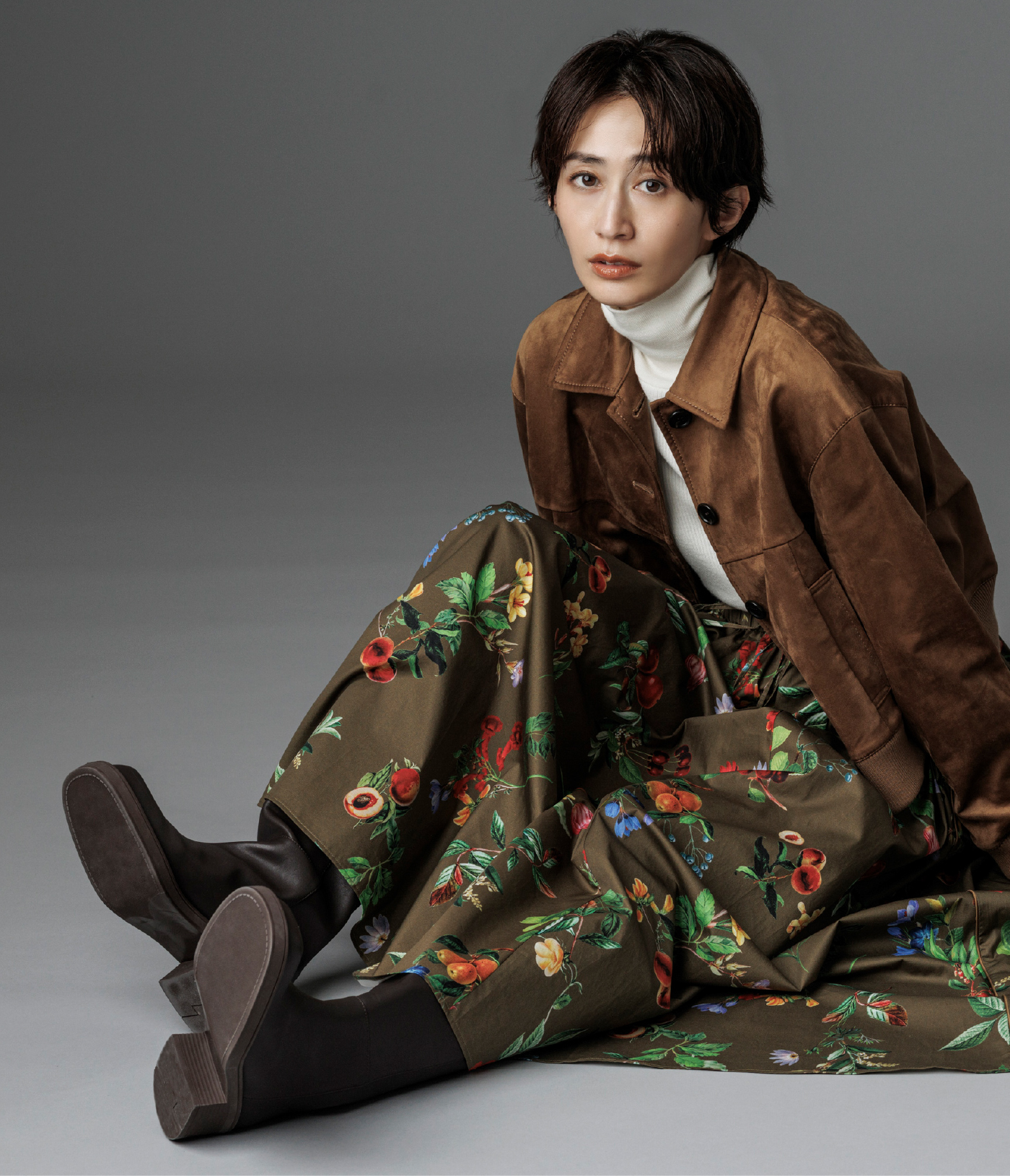 Flower dress code 大人が似合うビターな花柄 Starring by MARIA