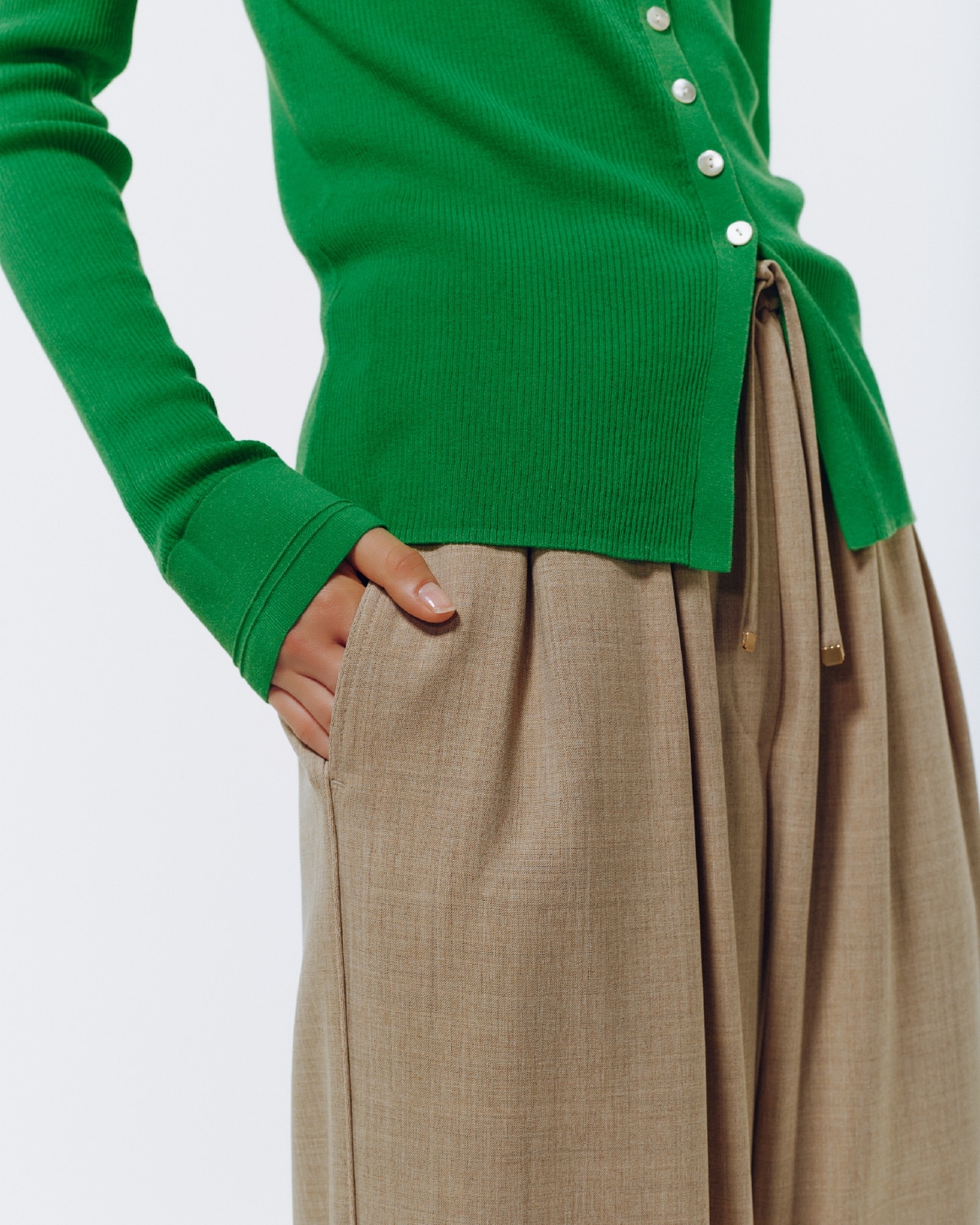 同コーディネートの別アングル