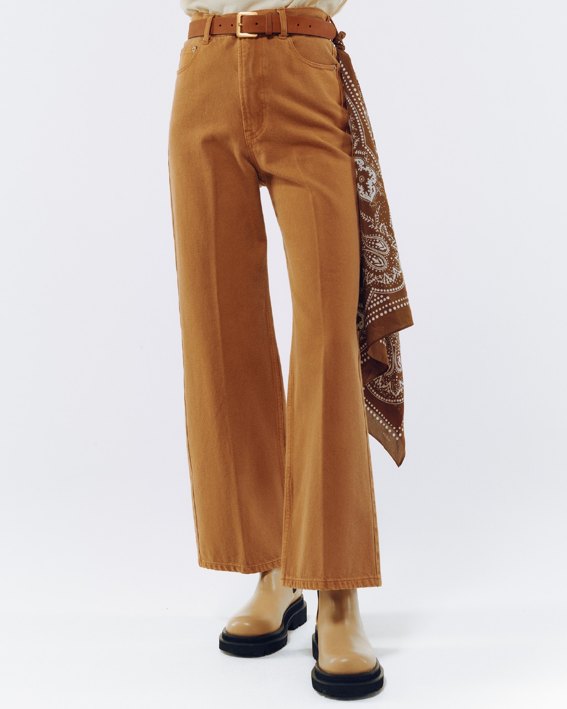 同コーディネートの別アングル